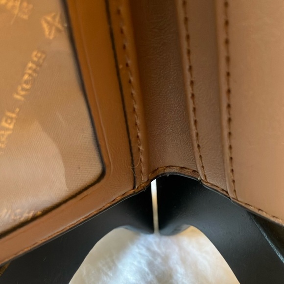 Michael Kors: Brown Passport Holder- card slots - Picture 7 of 14